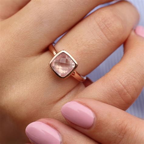 rose quartz ring meaning.